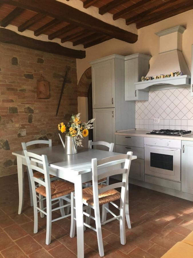 Apartamento La Casina Di Helen Montalcino Exterior foto