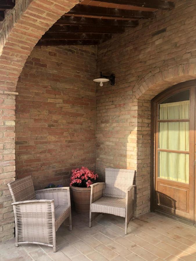 Apartamento La Casina Di Helen Montalcino Exterior foto