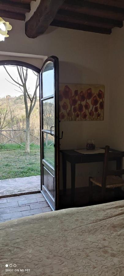 Apartamento La Casina Di Helen Montalcino Exterior foto
